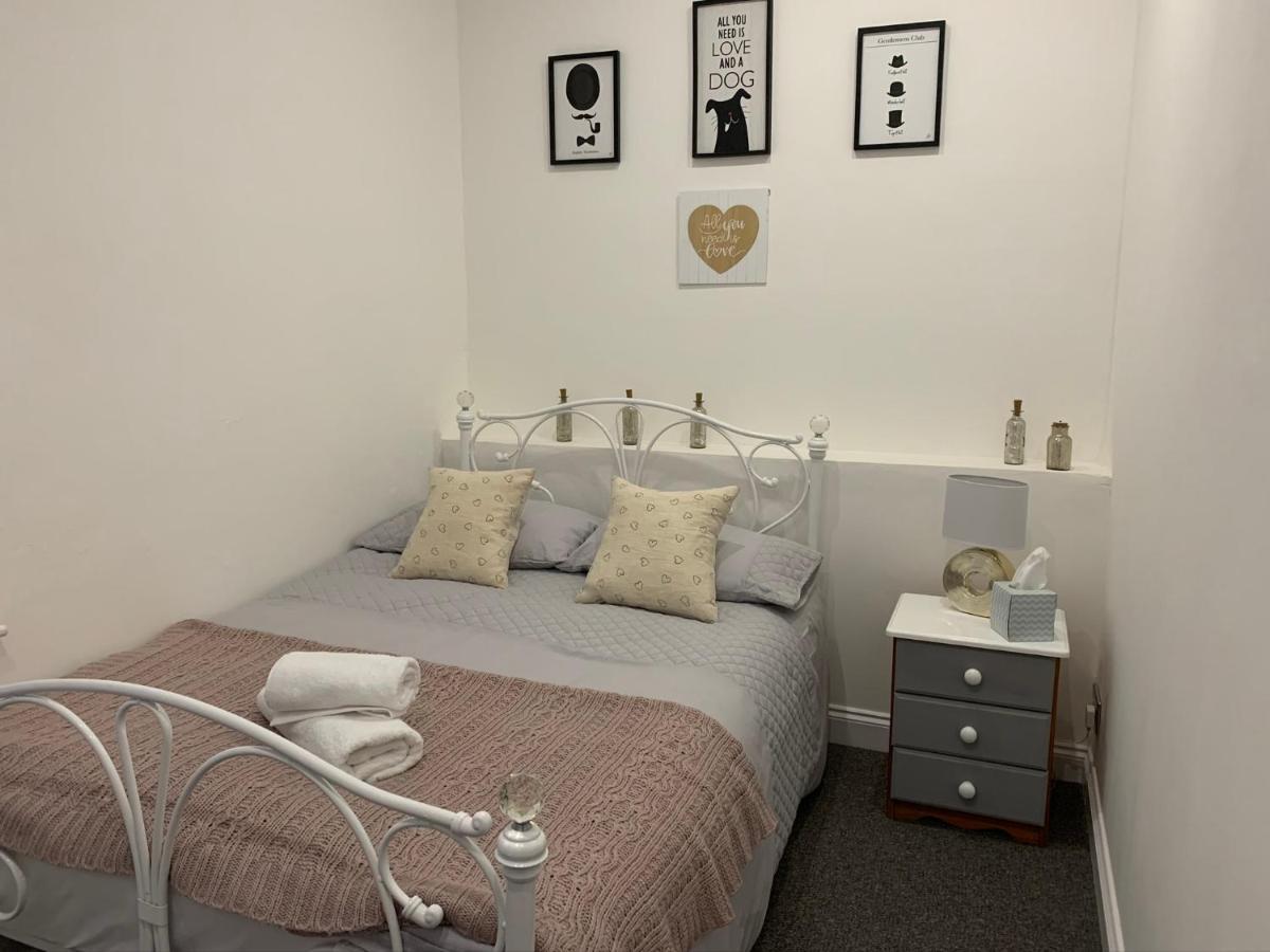 Cosy Rooms In Taunton Esterno foto